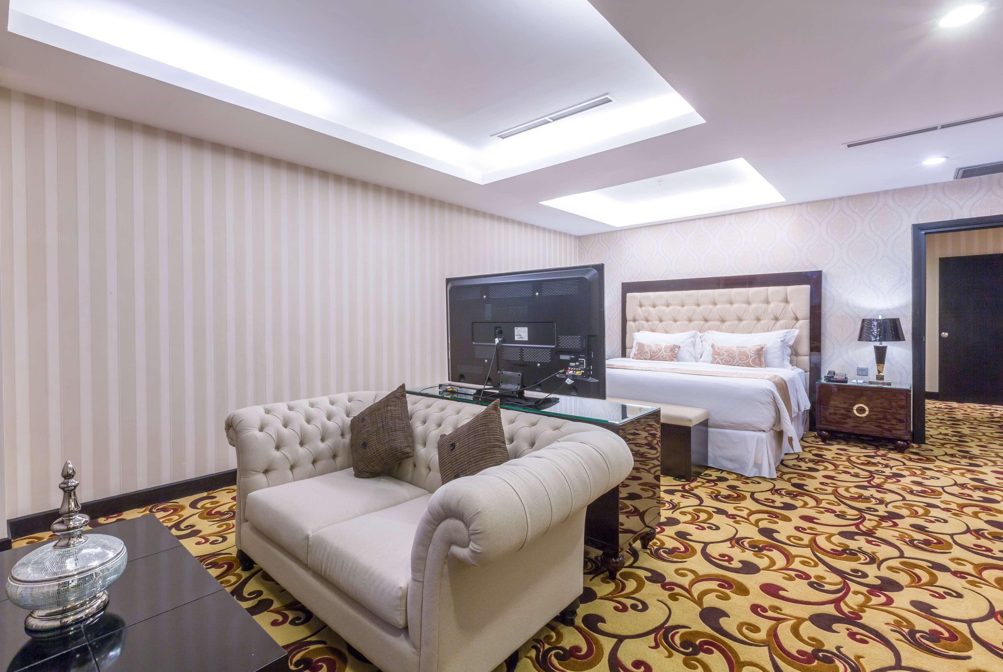 Hotel Wyndham Surabaya Exterior foto