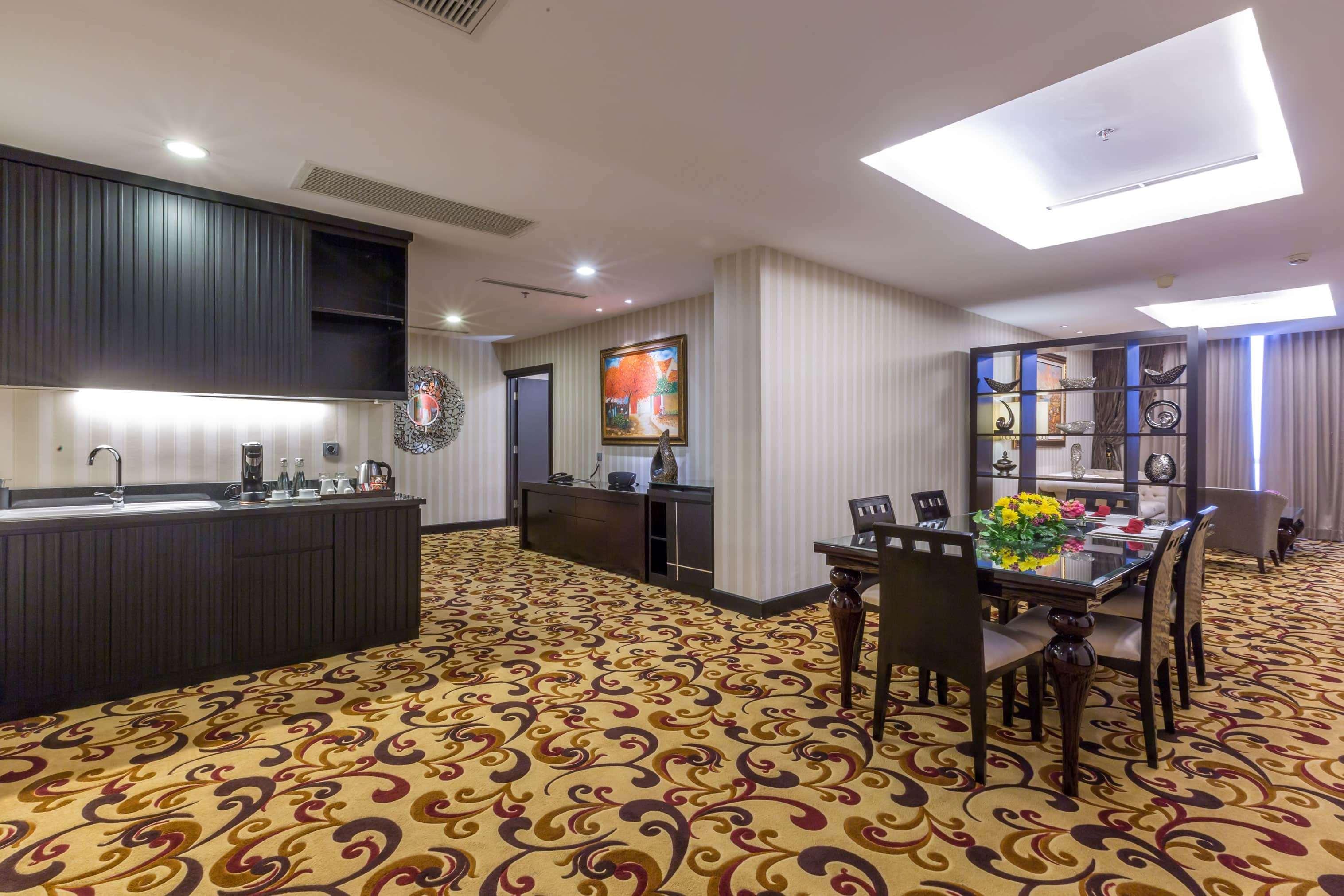 Hotel Wyndham Surabaya Exterior foto