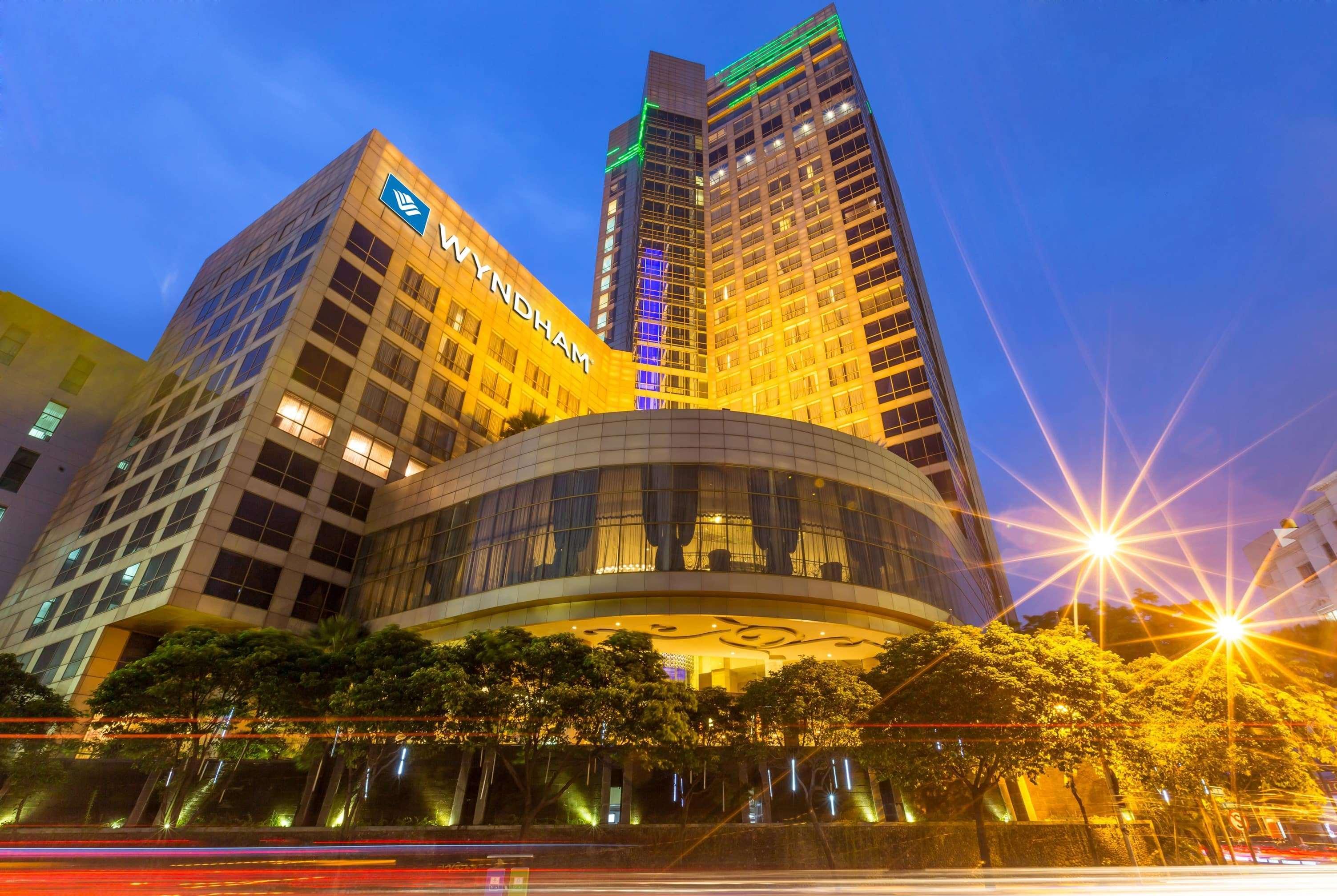 Hotel Wyndham Surabaya Exterior foto