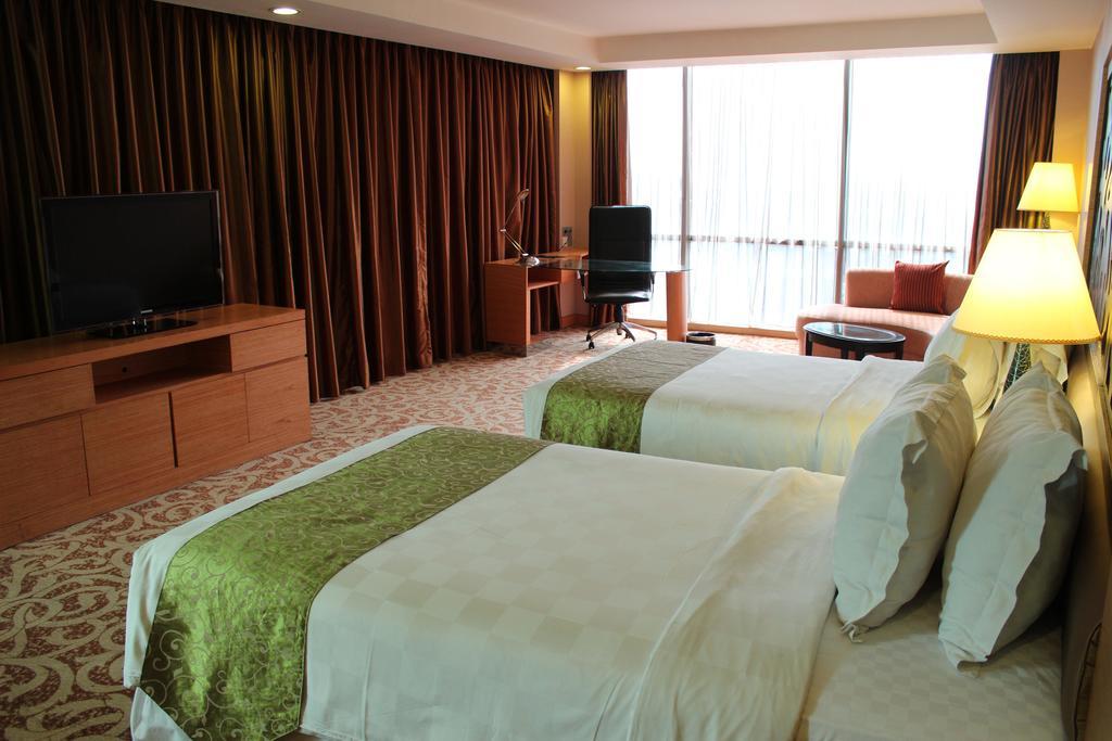 Hotel Wyndham Surabaya Exterior foto